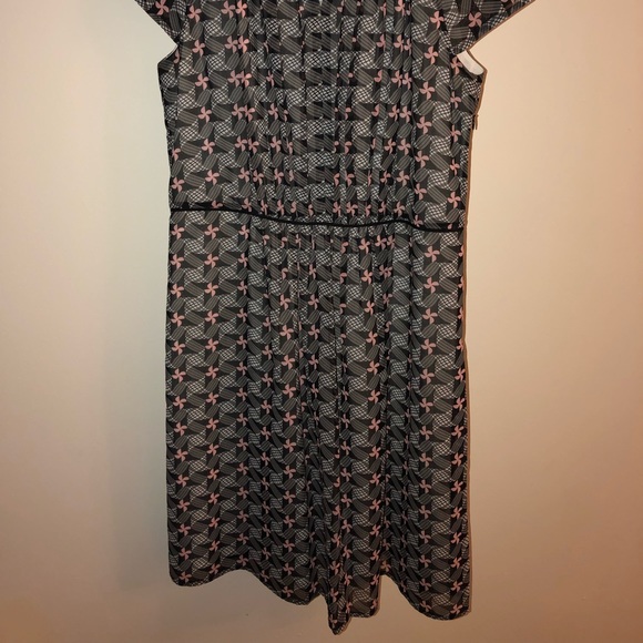Finity floral dress, size 10 - Picture 5 of 5